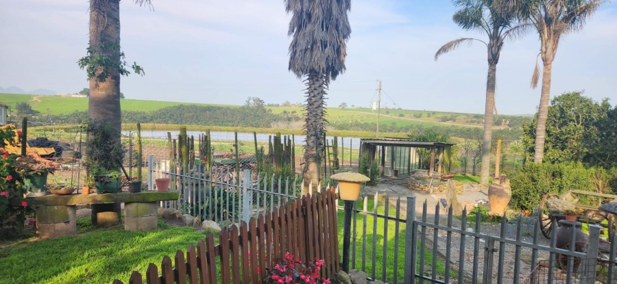 8 Bedroom Property for Sale in Geelhoutboom Western Cape